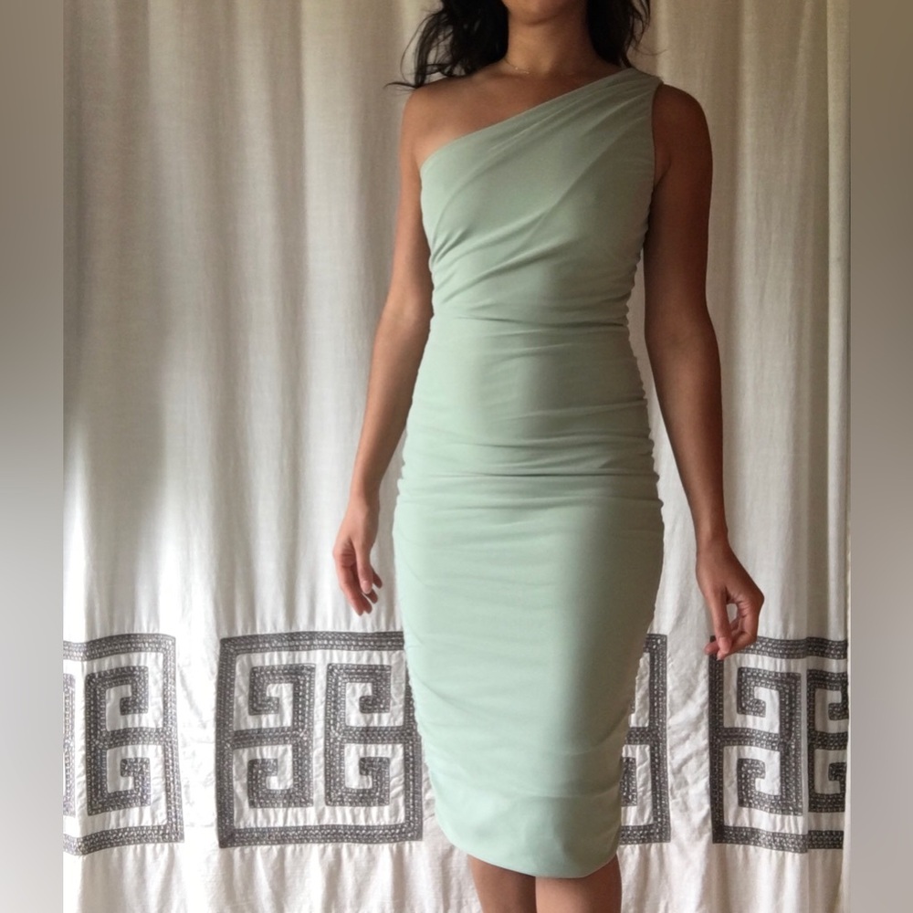 One shoulder mesh ruched body on dress size small